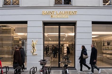 Saint Laurent. Negozi e rivenditori a Verona Yves Saint Laurent.